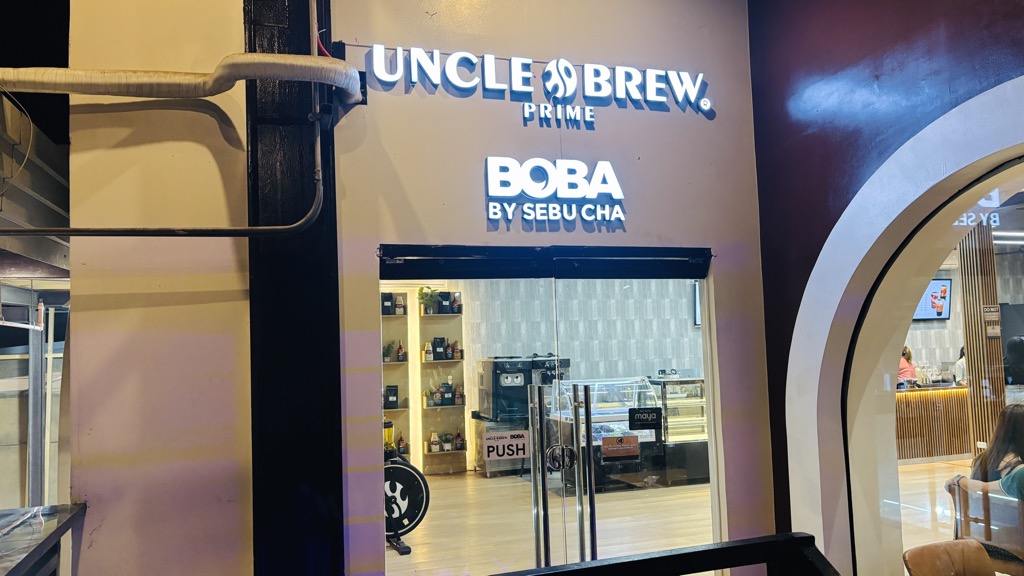 敷地内のカフェ「Uncle Brew Prime」の入口