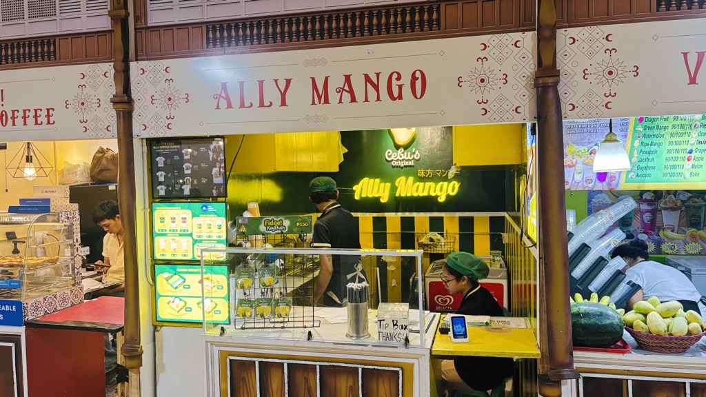 お客さんのいないアーリーマンゴー（Ally Mango）の屋台